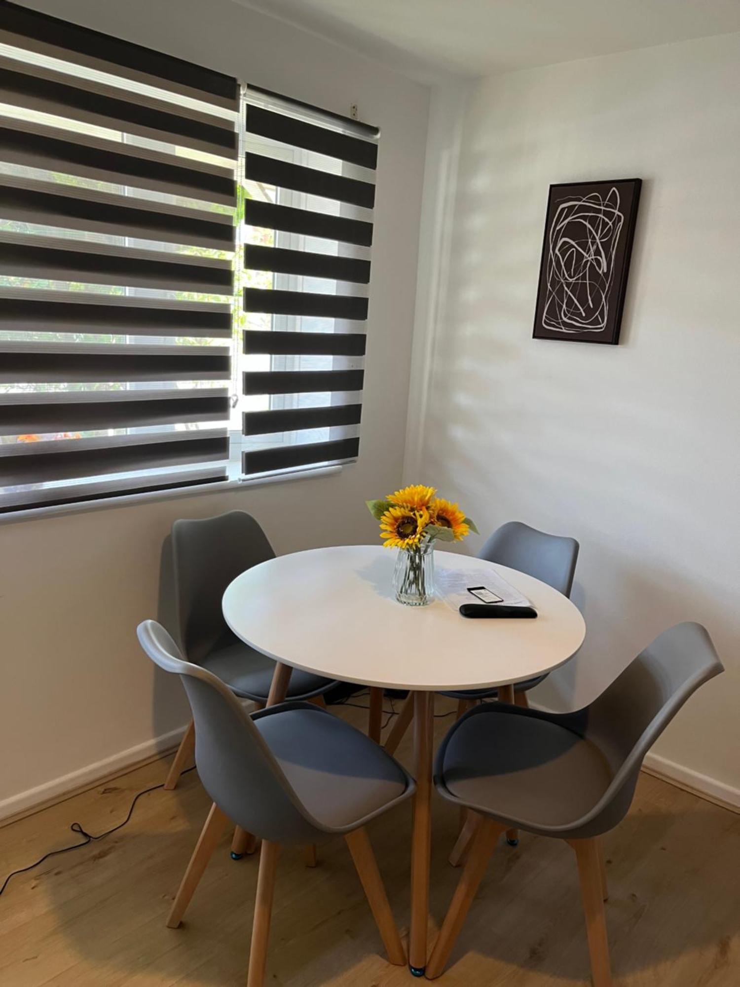 Kettering Service Accomodation 2Brh Freeparking Wifi Smart Tv Tea & Coffee Ngoại thất bức ảnh